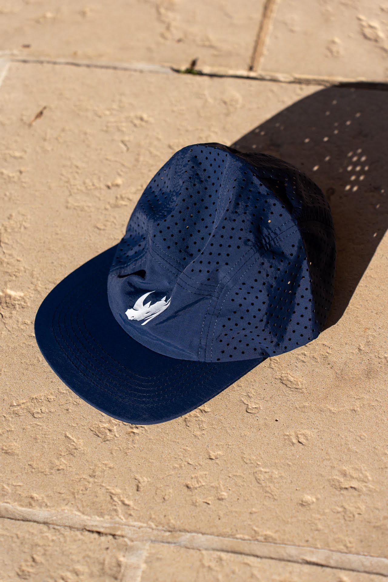 Image d'illustration principale du produit Casquette Running Rhino (Bleu) par LTD Coaching