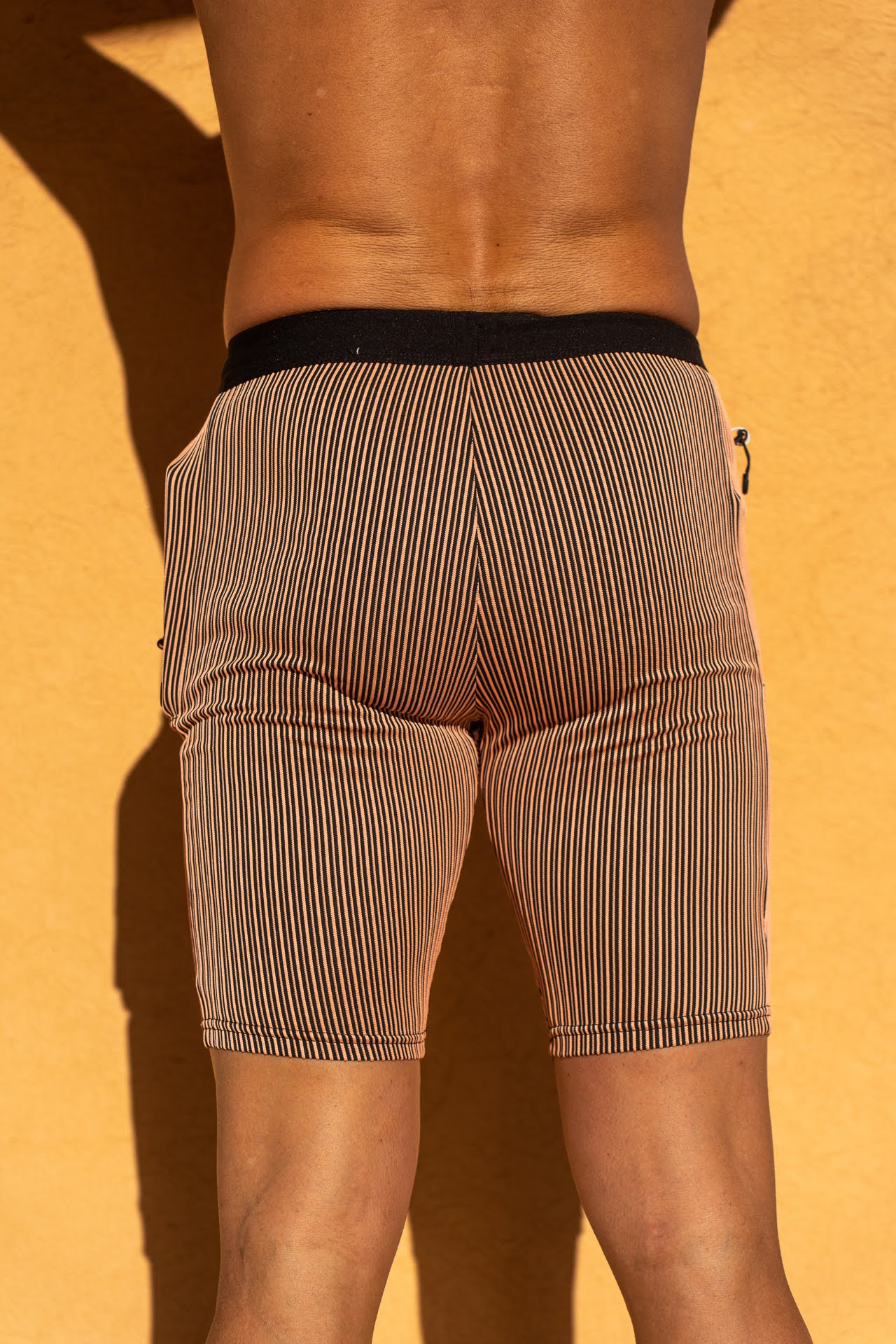 Image d'illustration principale du produit Cuissard Running (Noir/Orange) par LTD Coaching