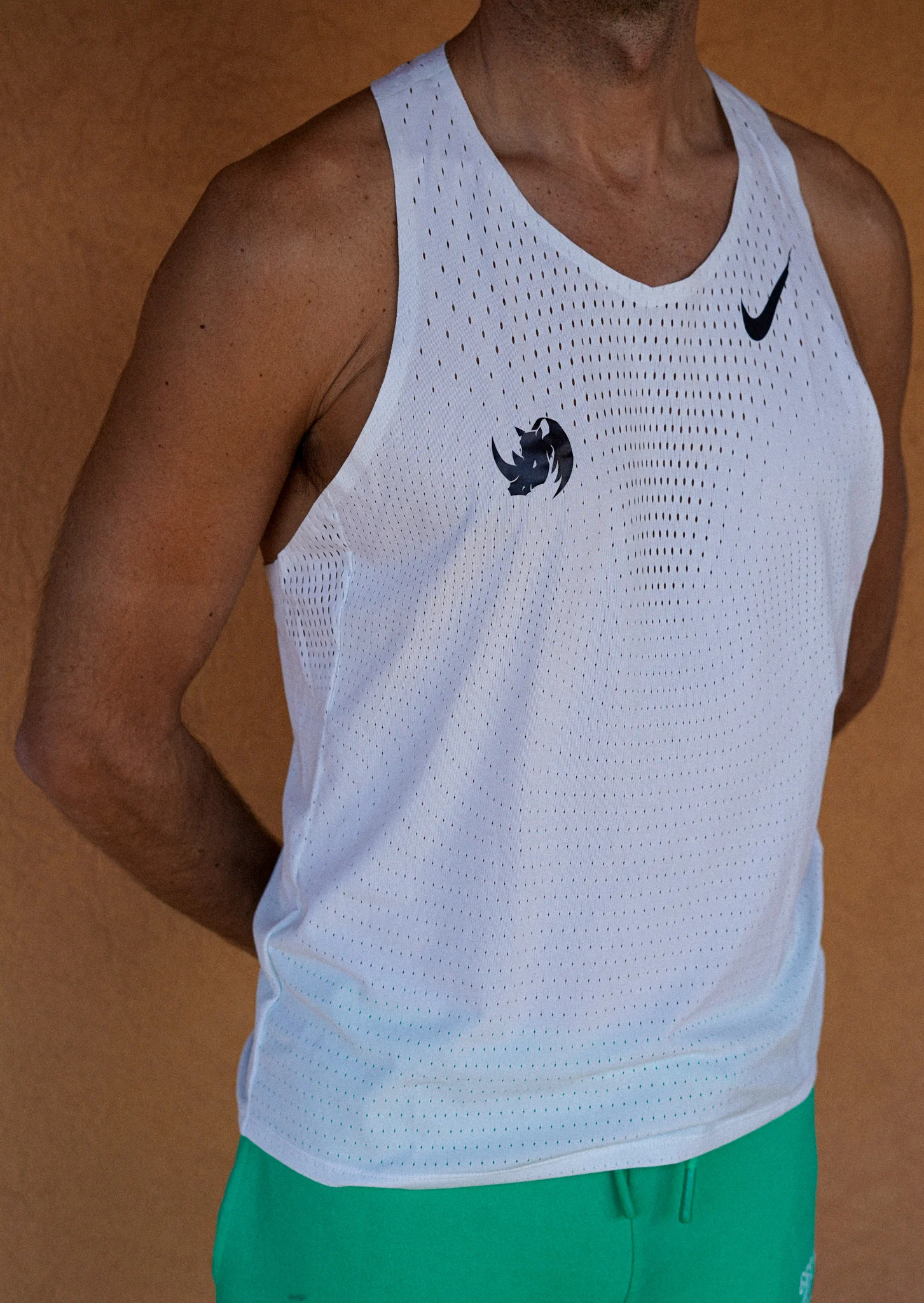 Image d'illustration principale du produit Débardeur Aeroswift (Blanc) par LTD Coaching