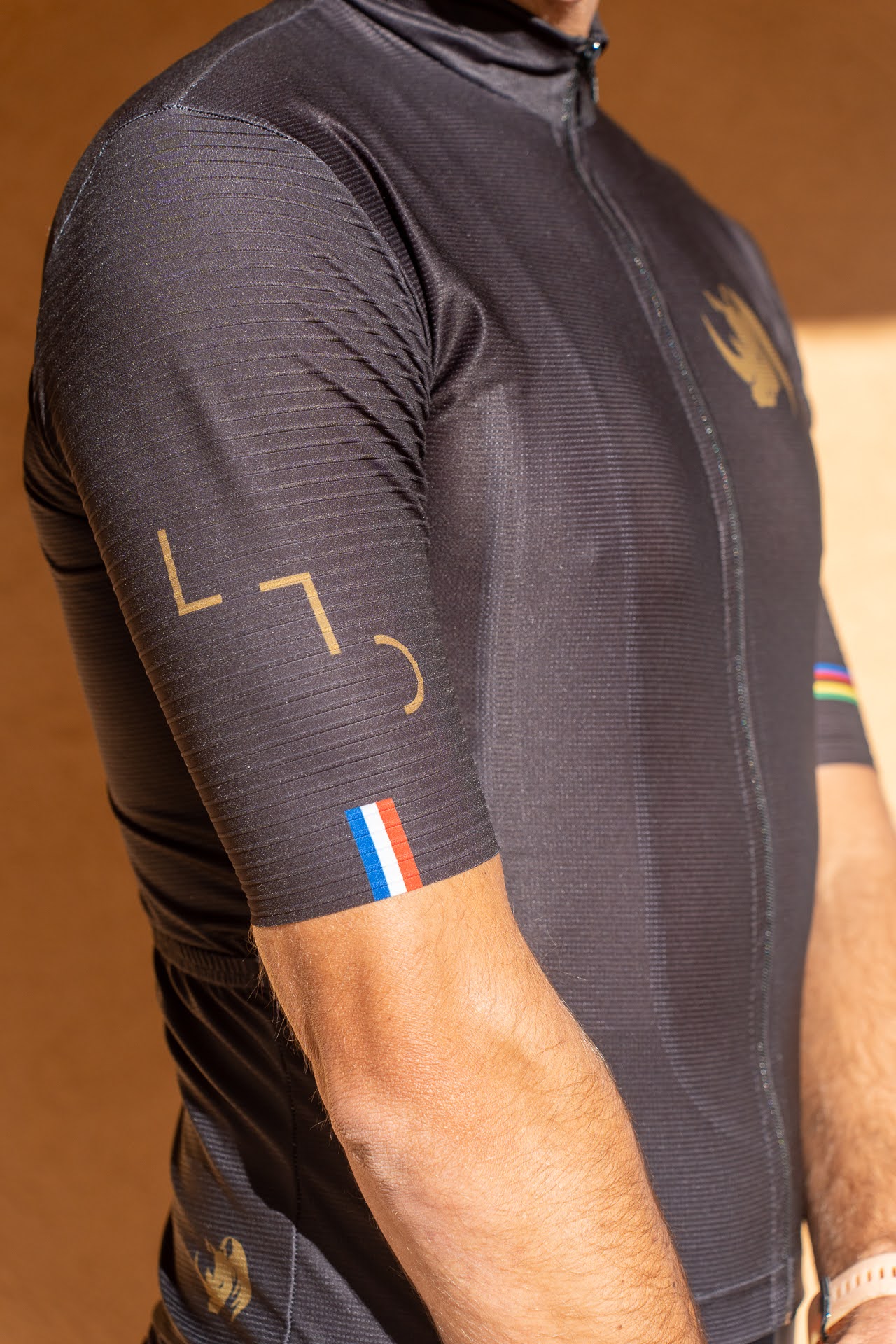 Image d'illustration principale du produit Jersey Coffee Ride (Noir/Or) par LTD Coaching