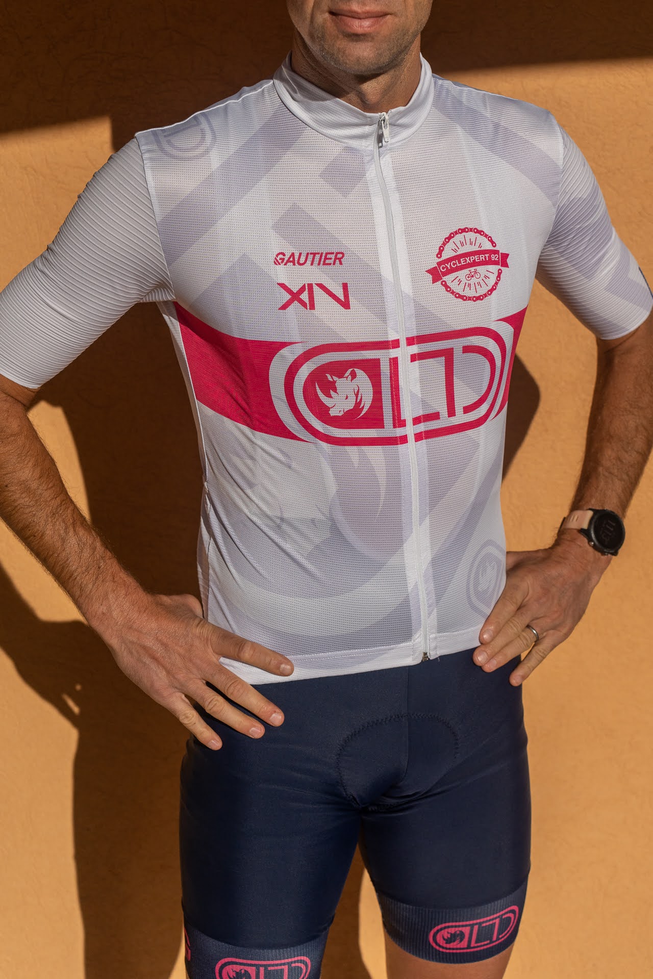 Image d'illustration principale du produit Jersey Team (Blanc/Rose) par LTD Coaching