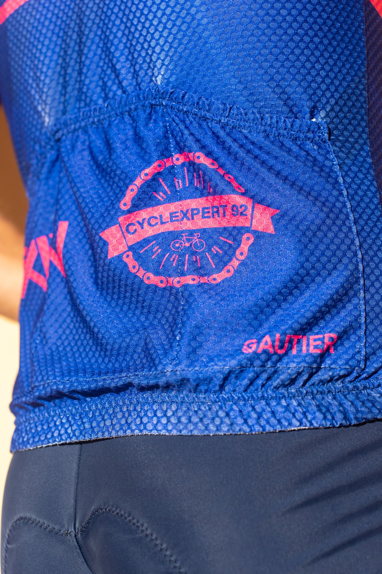 Image d'illustration principale du produit Jersey Team (Bleu/Rose) par LTD Coaching