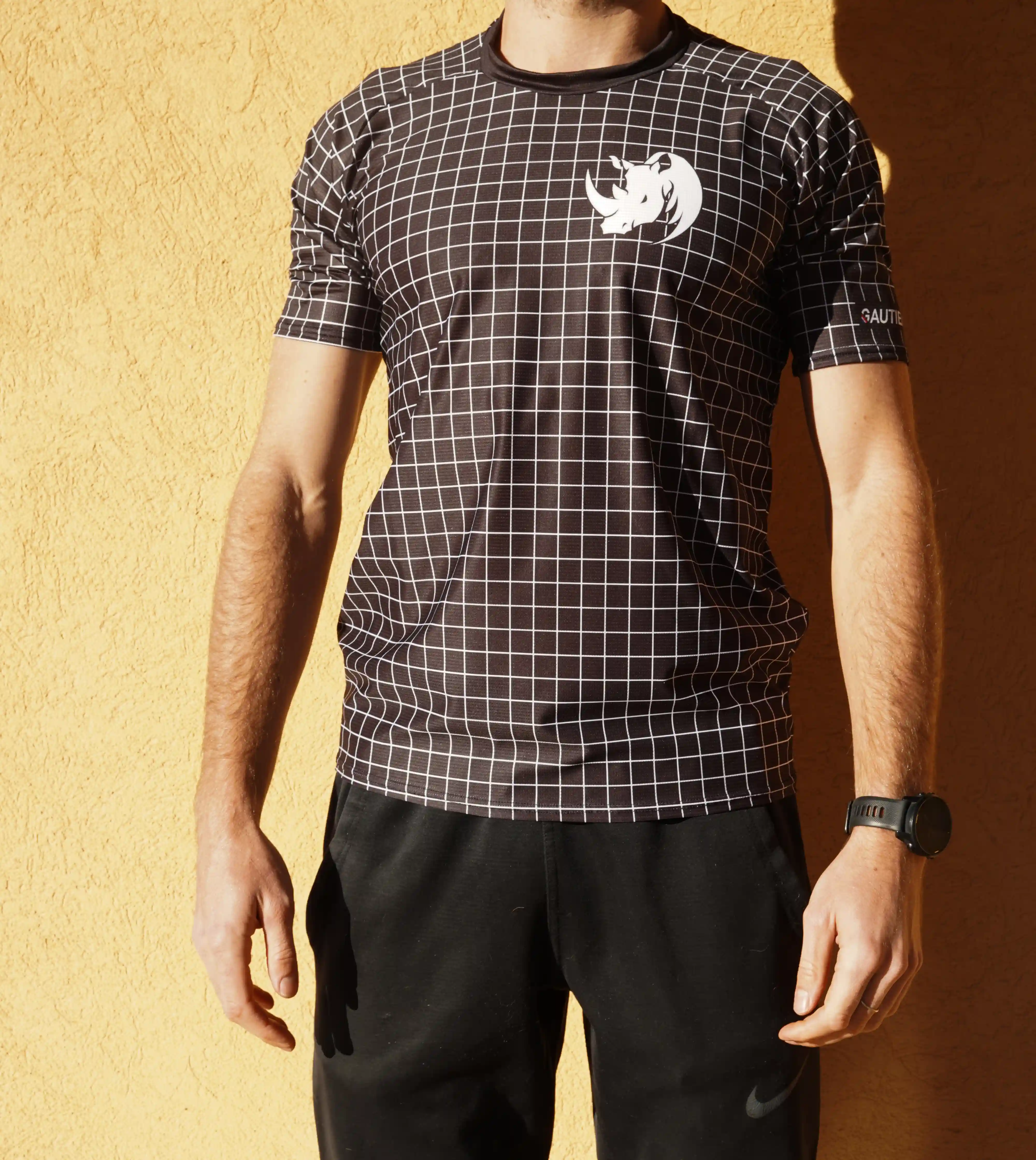 Image d'illustration principale du produit T-Shirt Running MC (Noir/Blanc) par LTD Coaching