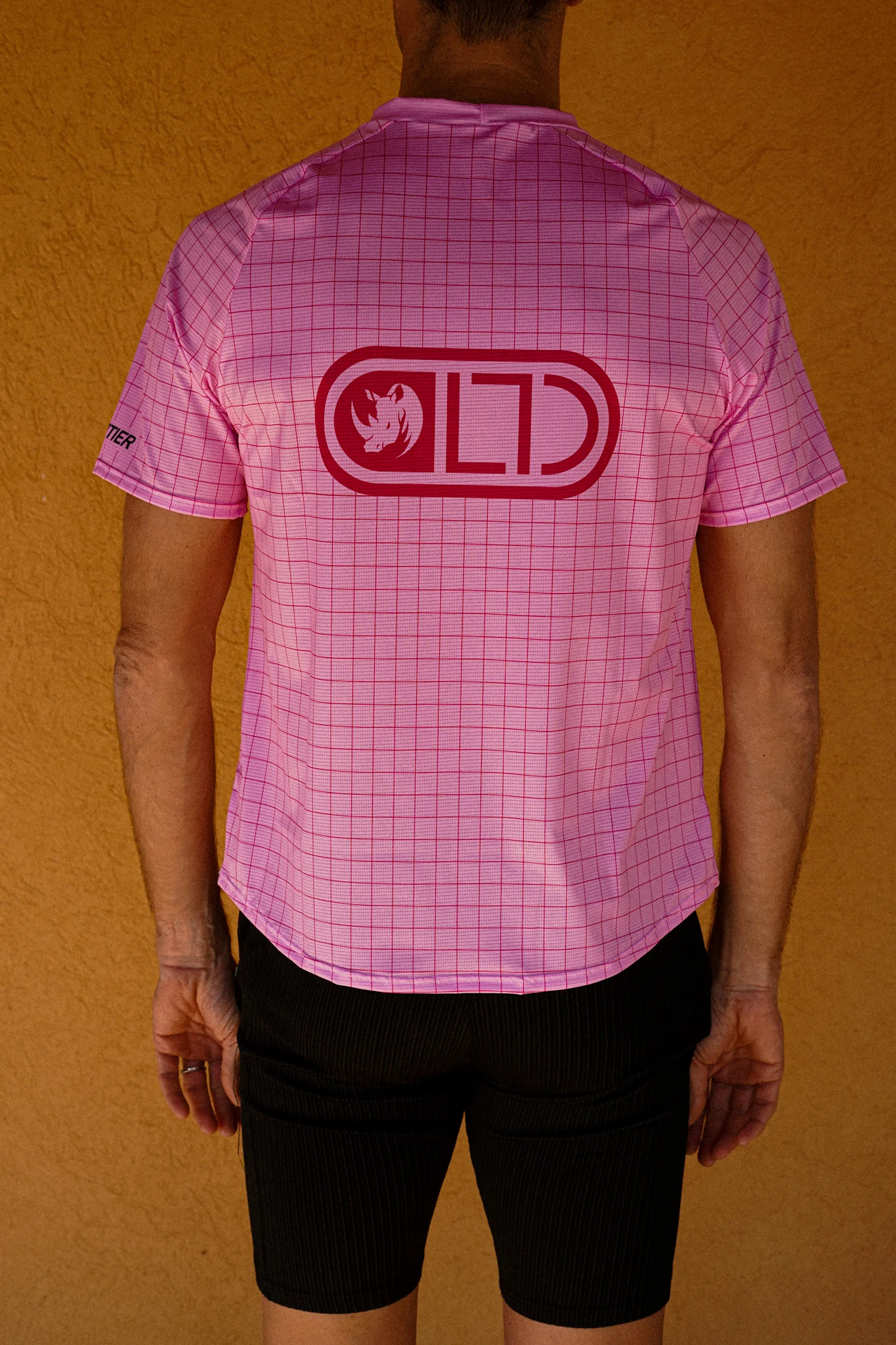 Image d'illustration principale du produit T-Shirt Running MC (Rose) par LTD Coaching