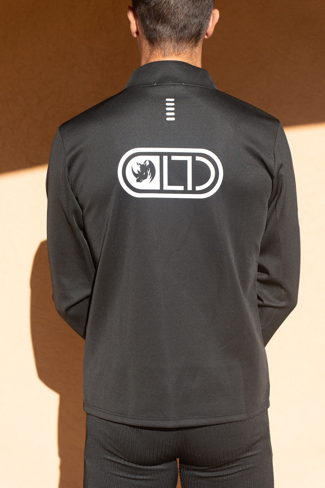 Image d'illustration principale du produit T-Shirt Running ML (Noir) par LTD Coaching