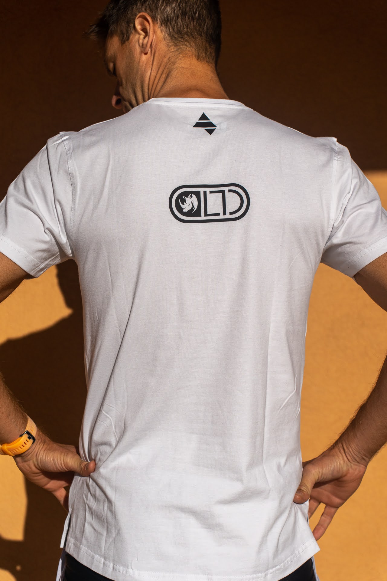 Image d'illustration principale du produit T-Shirt Podium MC (Blanc) par LTD Coaching