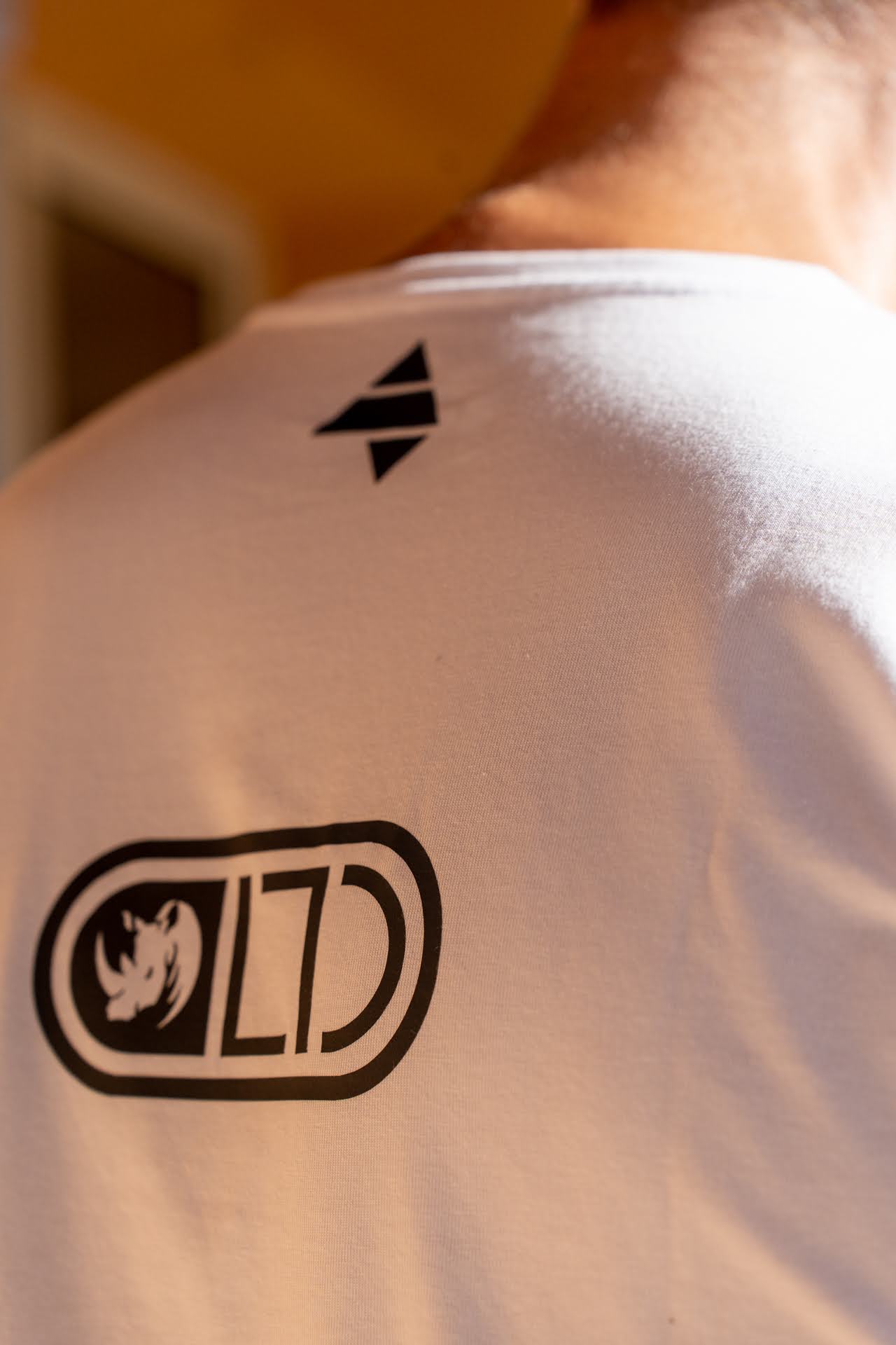 Image d'illustration principale du produit T-Shirt Podium MC (Blanc) par LTD Coaching